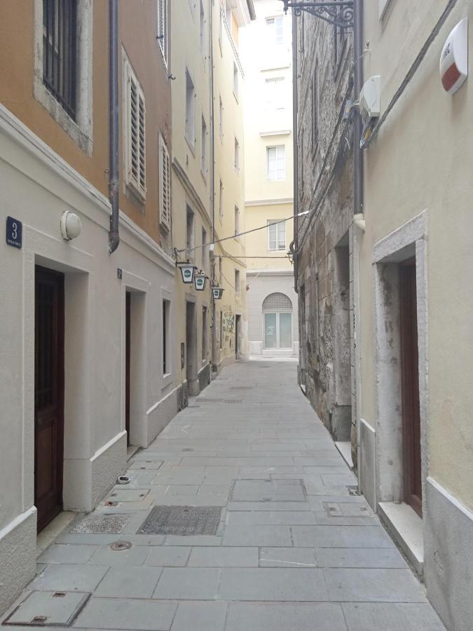 Apartamento La Casa Di Uccia Trieste Exterior foto